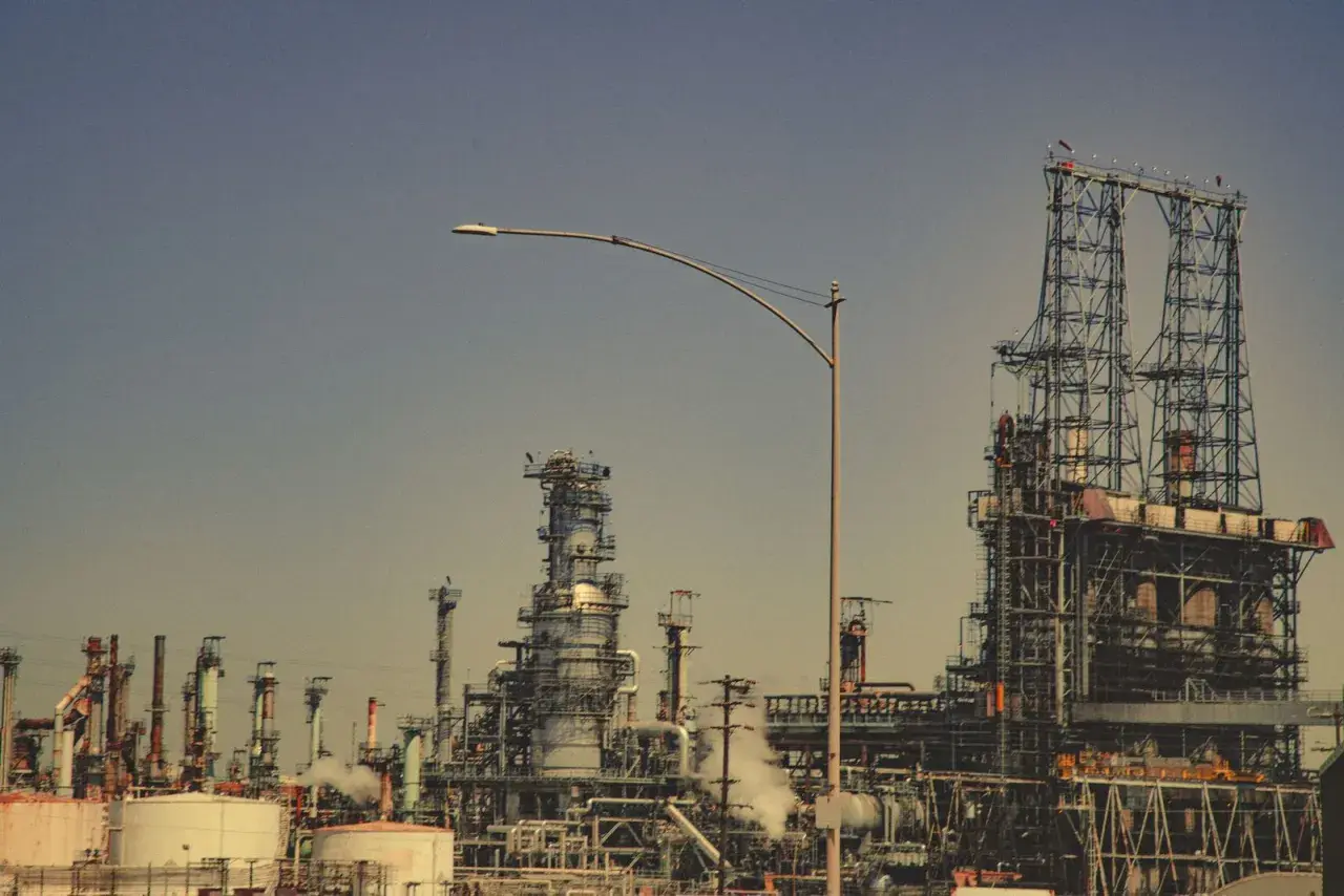 Right-fit PPE that workers actually wear ‚Äî a specialty-chemicals plant
